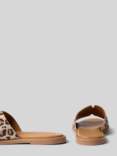 Produktfoto, Pantoletten aus echtem Leder von Tamaris mit Optik:Allover-Muster Animal-Print, Schuhspitze abgerundet, flach, Sohle strukturiert, Label-Prägung, Schlupf/offen, Materialverarbeitung Nubuk, Farbe Braun-Beige mit schwarzen Akzenten
