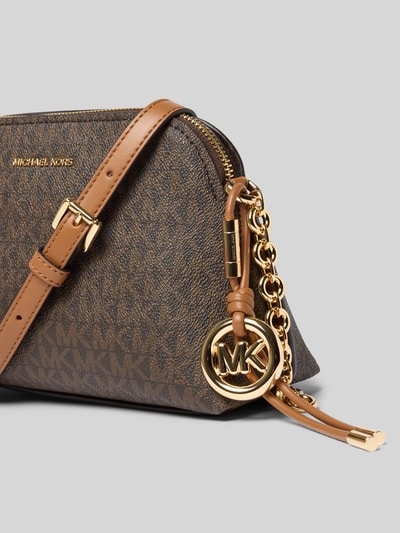 Productfoto, Handtasche met logomotief Model 'FREDDIE' van MICHAEL Michael Kors, hoofvak met ritssluiting, labelapplicatie, schouderband, bruin, 24 x 16 x 9 cm, bandlengte 112 cm