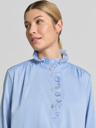 Christian Berg Woman Bluse mit Rüschen und kurzer Knopfleiste Blau 3
