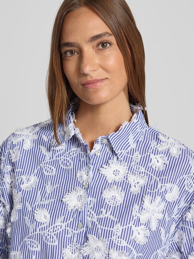 YAS Regular fit overhemdblouse met bloemeborduursels, model 'MEMLY' Lichtblauw - 3