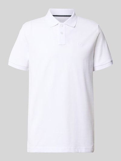 Produktfoto, weißes Regular Fit Poloshirt aus Baumwoll-Mix von Tom Tailor, schlichtes Design, glatte Textur, Herren Poloshirt von Tom Tailor