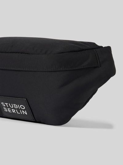 STUDIO BERLIN Bauchtasche mit Label-Badge Modell 'SPANDAU' Black 2