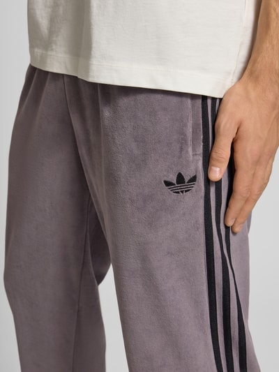 adidas Originals Spodnie dresowe o kroju straight fit z elastycznym pasem Antracytowy 3