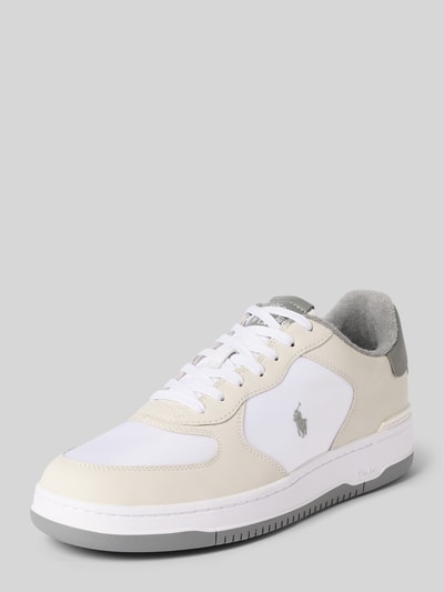 Produktfoto, Low Top Sneaker aus Leder-Mix Modell 'MASTERS' von Polo Ralph Lauren in Beige und Weiß, unifarbene Lederoptik, runde Schuhspitze, strukturierte flache Sohle, Label-Prägung und Logo-Detail, Schnürung, Glattleder-Struktur