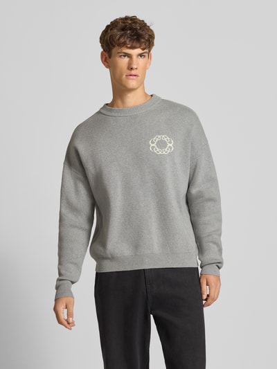 PROHIBITED Oversized Strickpullover mit Label-Print Hellgrau 4