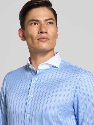 OLYMP SIGNATURE SLIM FIT Koszula biznesowa o kroju slim fit z kołnierzykiem typu cutaway model ‘Sano’ Błękitny 3