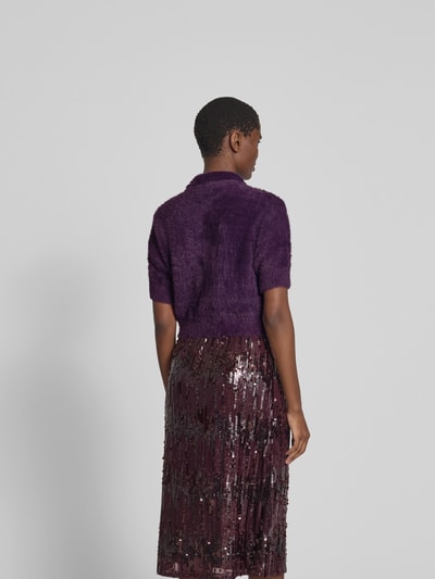 BAUM & PFERDGARTEN Cropped Cardigan in Fell-Optik Pflaume 5
