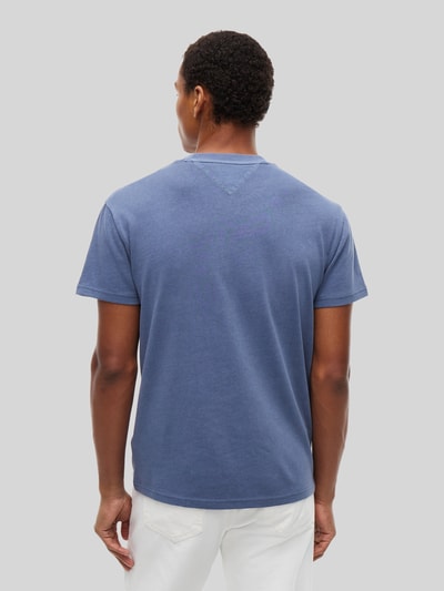 Tommy Jeans Regular Fit T-Shirt mit großem Logo-Print Dunkelblau 5