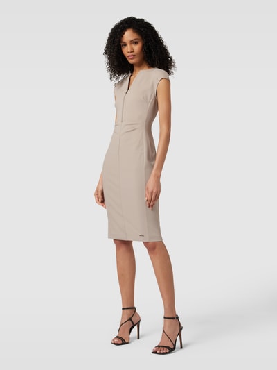 Calvin Klein Womenswear Knielanges Kleid mit V-Ausschnitt Modell 'SCUBA CREPE' Sand 1