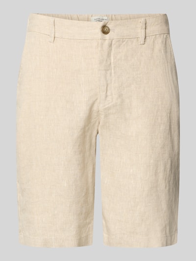 Produktfoto, beżowe, proste szorty lniane z kieszeniami, zapięcie na guzik i zamek, model 'PANDRUP' od Casual Friday, krój straight fit, czysta faktura lnu, szerokość w rozmiarze M: 44 cm, długość nogawki 23 cm