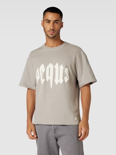 PEQUS T-Shirt mit Label-Print Hellgrau 4