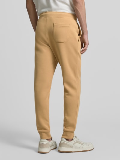 Polo Ralph Lauren Spodnie dresowe o kroju regular fit z mieszanki bawełny Camel 5