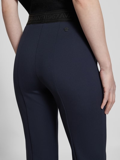 ROSNER Flared Stoffhose mit elastischem Label-Bund Modell 'Alisa' Marine 3