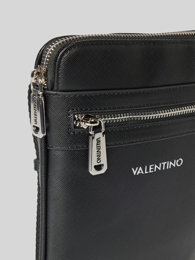 VALENTINO BAGS Crossbody Bag mit Label-Detail Black 2