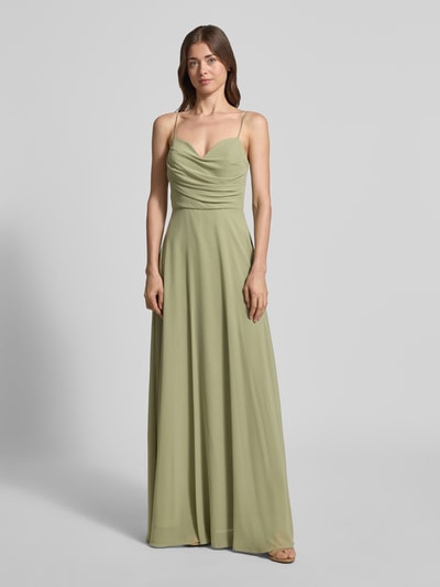 Frauenmodel trägt Midikleid mit Drapierungen und Spaghettiträgern von Laona, aus Chiffon in A-Linie, Ganzkörperansicht von vorne.