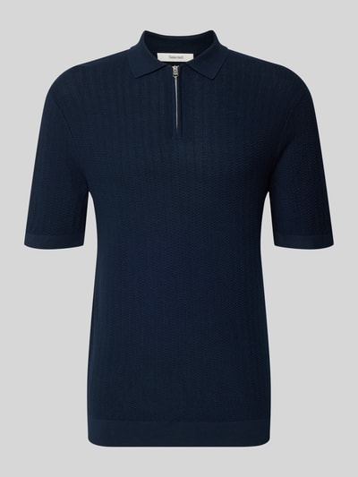 Produktfoto, Regular Fit Poloshirt aus reiner Baumwolle Modell 'CRAN' von SELECTED HOMME, granatowa imitacja dzianiny, fakturowany wzór, krótki rękaw, zamek błyskawiczny, kołnierzyk polo, wykończenie z dzianiny