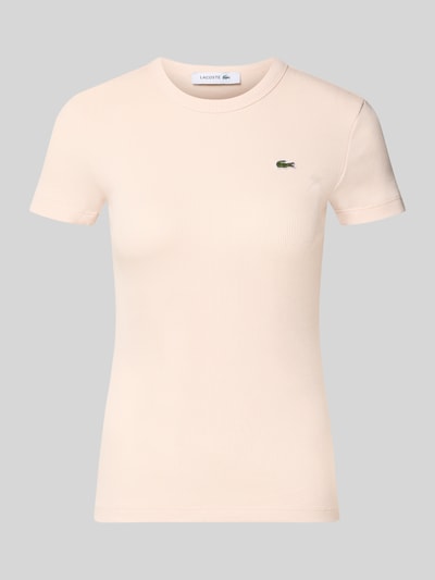 Produktfoto, Slim Fit T-Shirt aus reiner Baumwolle Modell 'TF5538' von Lacoste für Damen T-Shirt in Creme mit feiner Rippenstruktur auf neutralem Hintergrund