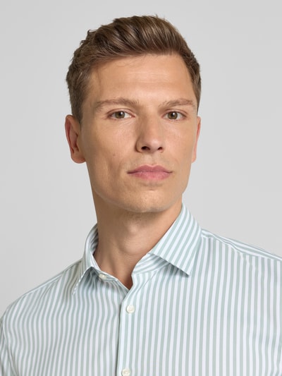 Jake*s Slim Fit Kurzarmhemd mit Kentkragen Hellgruen 3