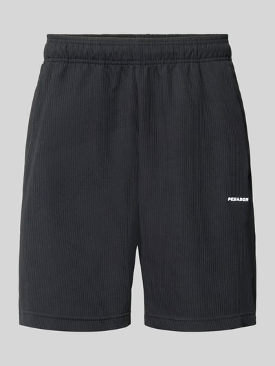 Produktfoto, Shorts mit Logo Modell 'Troy' von Pegador, czarny, prążkowana tekstura, krój regular fit, elastyczny pas, szerokość w rozmiarze M 39 cm, długość nogawki wewnętrznej w rozmiarze M 20 cm, materiał z domieszką stretchu