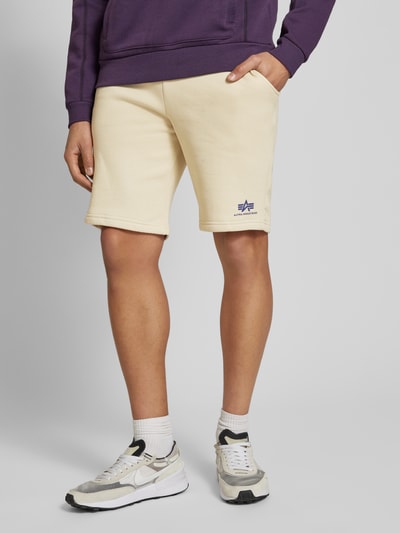 Alpha Industries Sweatshorts mit elastischem Bund und Tunnelzug Offwhite 4