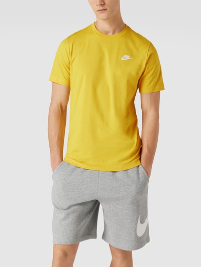 Nike T-shirt z wyhaftowanym logo Żółty 4