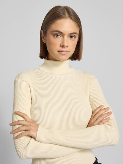 Pieces Slim Fit Rollkragenpullover aus geripptem Viskose-Mix Modell 'MIRA' Offwhite 3