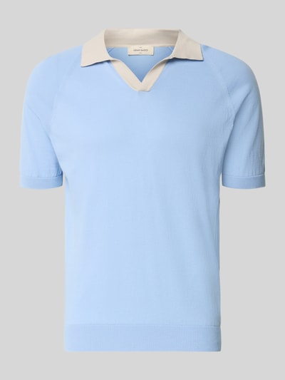 Produktfoto, Regular Fit Poloshirt mit V-Ausschnitt von GRAN SASSO aus reiner Baumwolle, Kragen in Kontrastfarbe, hellblau, strukturierte Oberfläche