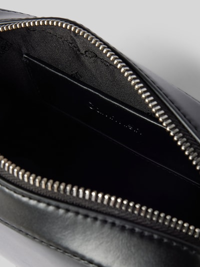 CK Calvin Klein Umhängetasche mit Label-Detail Modell 'EMBOSSED' Black 4