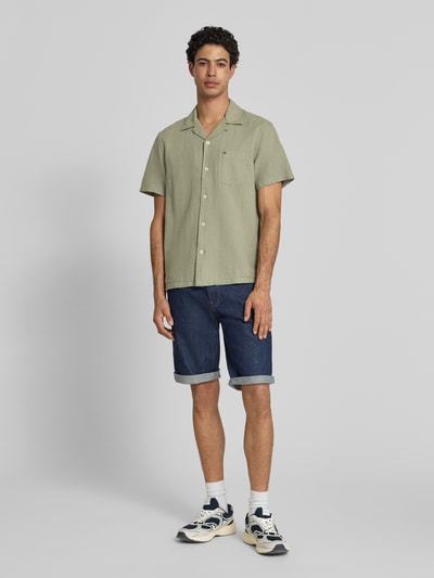 Tommy Jeans Regular Fit Freizeithemd aus Leinen-Baumwoll-Mix Oliv 1