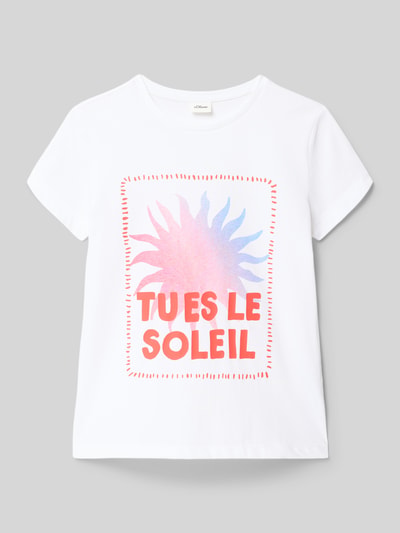 Produktfoto, Regular Fit T-Shirt aus reiner Baumwolle von s.Oliver RED LABEL, Kinder T-Shirt mit Optik: Unifarben, Motiv-Print, Rundhals, Kurzarm, Jersey, Material: reine Baumwolle, weiße glatte Oberfläche, bunte Print-Motiv Details.