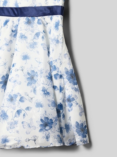Productfoto, Jurk met tailleband van DANAMADE voor kinderen in A-lijn en all-over look, ronde hals, ruglengte maat 116 68 cm.