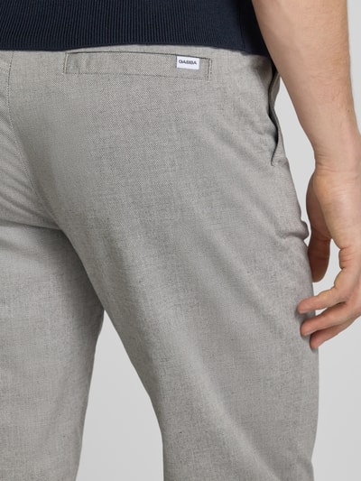 GABBA Regular Fit Bundfaltenhose mit Eingrifftaschen Modell 'Napoli' Hellgrau 3