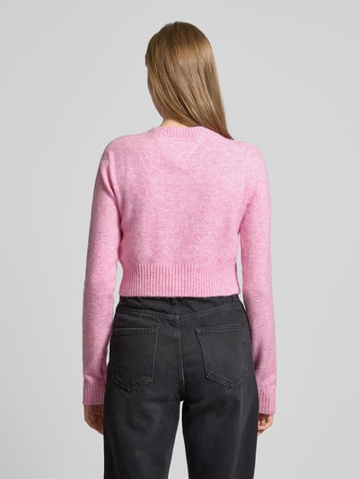 Tommy Jeans Cropped Strickpullover mit Label-Print Pink 5