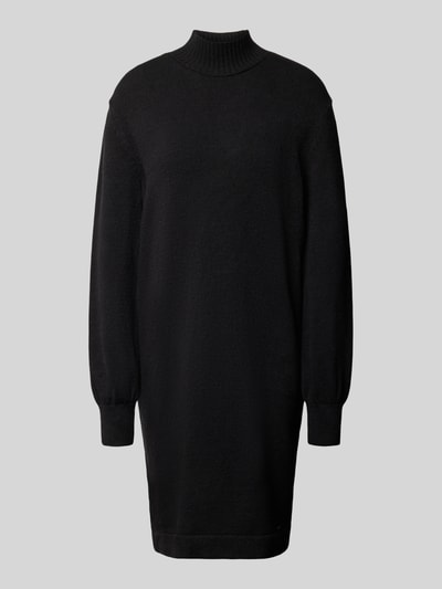 Produktfoto, zwart knielang gebreid jurkje van viscose-mix van MORE & MORE met recht fit, staande kraag en labeldetail, gladde textuur