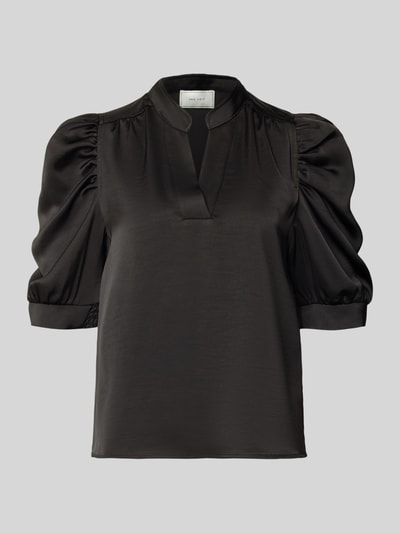 Produktfoto, Regular Fit Bluse aus Satin mit Puffärmeln Modell 'Roella' von Neo Noir in Schwarz, strukturierte Oberfläche, V-Ausschnitt.