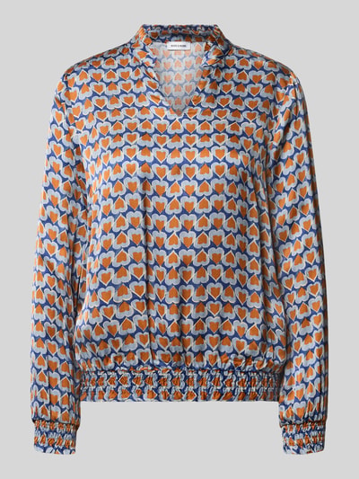 Produktfoto, Regular Fit blouse uit zuiver viscose van MORE, oranje-blauw grafisch dessin, opstaande kraag met ruches, V-hals, lange mouwen, elastische mouwboorden, ruglengte maat 36: 57 cm, mouwlengte maat 36: 59 cm