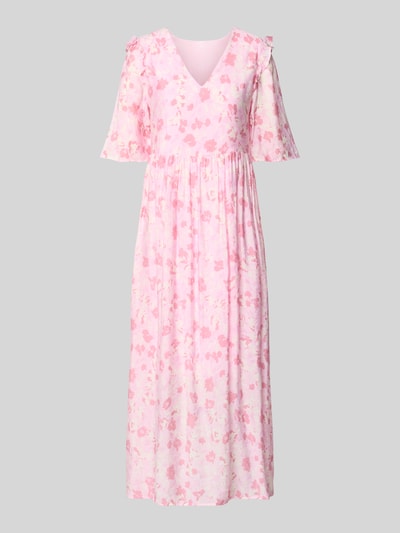 Produktfoto, Maxikleid aus Viskose-Mix Modell 'Melie' von mbyM, rosa Floraler Allover-Print, Taillierte Passform, Halbarm, Rüschenbesatz