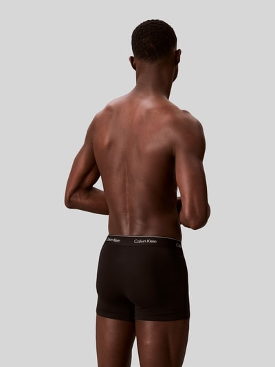 Calvin Klein Underwear obcisłe bokserki o kroju regular fit z mieszanki bawełny w zestawie 3 szt. Czarny 5