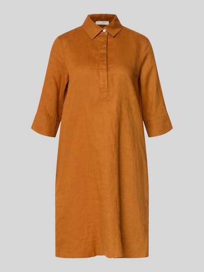 Produktfoto, Knielanges Hemdblusenkleid aus Leinen mit 3/4-Arm von Christian Berg Woman in warmem Braunton mit Hemdblusenkragen, verdeckter Knopfleiste und A-Linie, leicht strukturierte Oberfläche, Hintergrund neutral, reines Leinen, für Damen, Knielänge, Rückenlänge 96 cm, Brustweite 54 cm, Ärmellänge 41 cm, Größe 36.