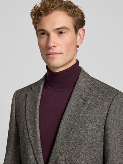 Männermodel trägt Regular Fit Sakko aus Woll-Mix Modell 'Jasper' von BOSS, graue Struktur, Nahaufnahme Oberkörper, Herren Sakko von BOSS.
