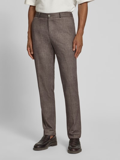 Männermodel trägt Hose mit Kordelzug Modell 'Spartaflex' van Zuitable, straight fit, materiaal-mix met lyocell, vooraanzicht, bovenlichaam.