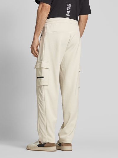 EA7 Emporio Armani Sweatpants mit Cargotaschen Offwhite 5