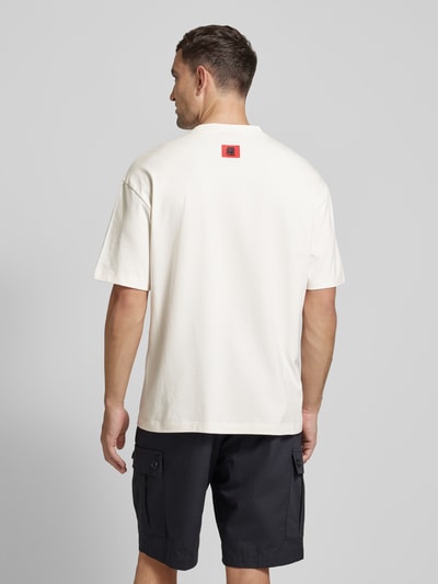 HUGO T-Shirt mit Motiv-Print Modell 'Dutire' Offwhite 5
