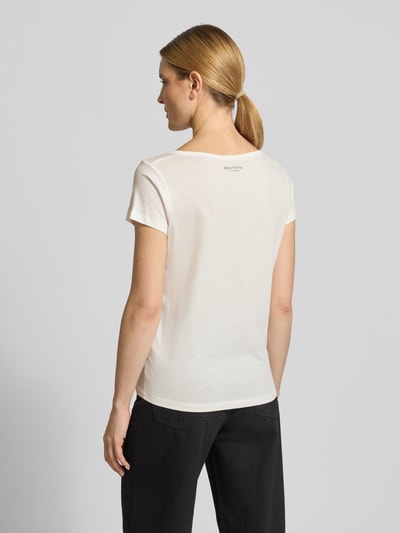 Frauenmodel trägt Regular Fit T-Shirt aus reiner Baumwolle von Marc O'Polo, Optik: Unifarben, Materialverarbeitung: Jersey, Ganzkörperansicht Rückansicht