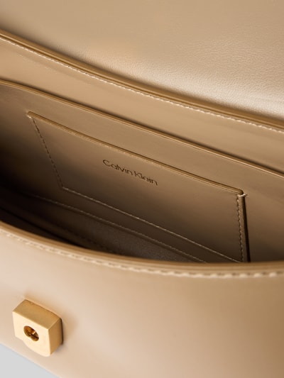 CK Calvin Klein Crossbody Bag mit Label-Detail Beige 4