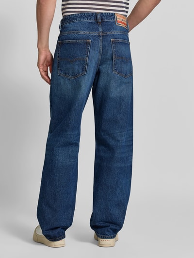 Diesel Jeansy o niskim stanie w kroju baggy z naszywką z logo Jeansowy niebieski 5