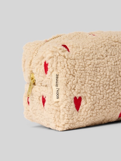Productfoto, Etui uit Teddybont van Studio Noos met all-over motiefstitching, logodetail, breedte 23 cm, lengte 11 cm, diepte 11 cm