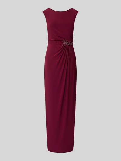 Produktfoto, Abendkleid mit Raffungen von Adrianna Papell in dunklem Rot, tailliert, ärmellos, glänzende Pailletten, glatte Textur