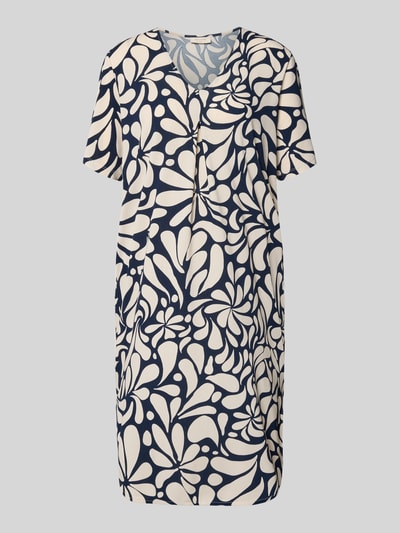 Produktfoto, Knielanges Kleid mit V-Ausschnitt Modell 'Floy' von FREE/QUENT, Elastischer-Material-Mix mit Stretch-Anteil, Straight Fit, cremefarben-blaues Muster, glatte Textur, Knielänge