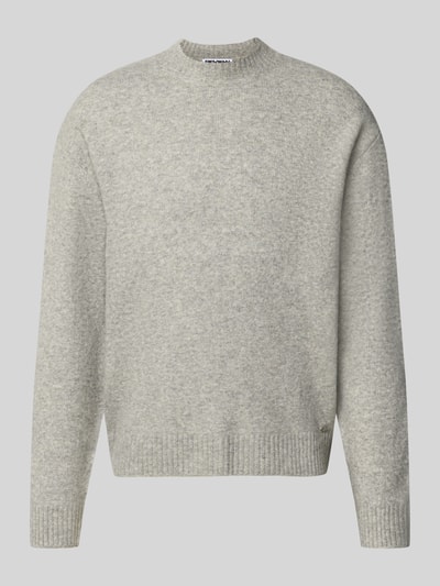 Produktfoto, Relaxed Fit Strickpullover aus Material-Mix mit Baumwoll-Anteil von REVIEW in Hellgrau, strukturierte Oberfläche, elastische Abschlüsse, Stehkragen.